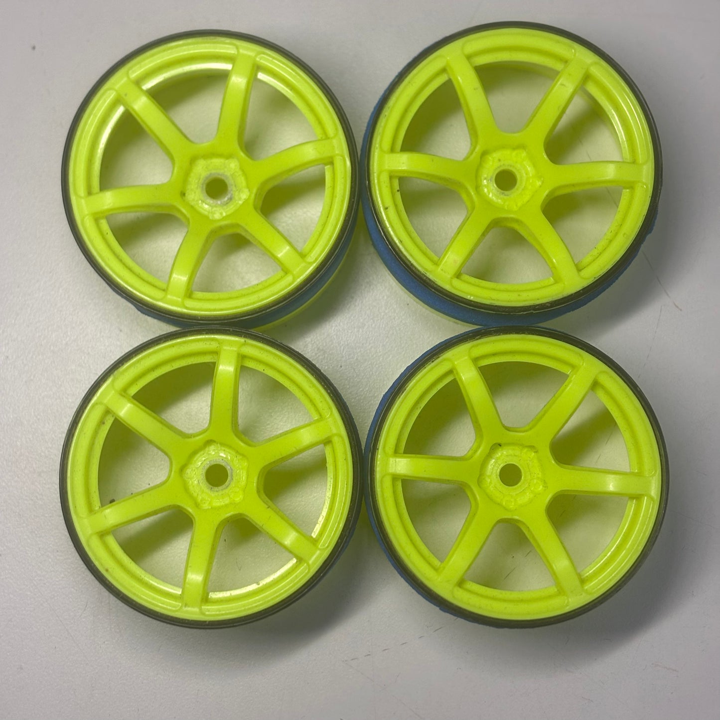Yokomo 6MM Offset Yellow Wheels