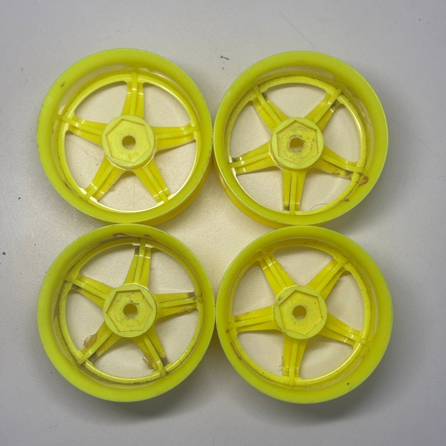 Topline? Yellow Wheels 6MM Offset