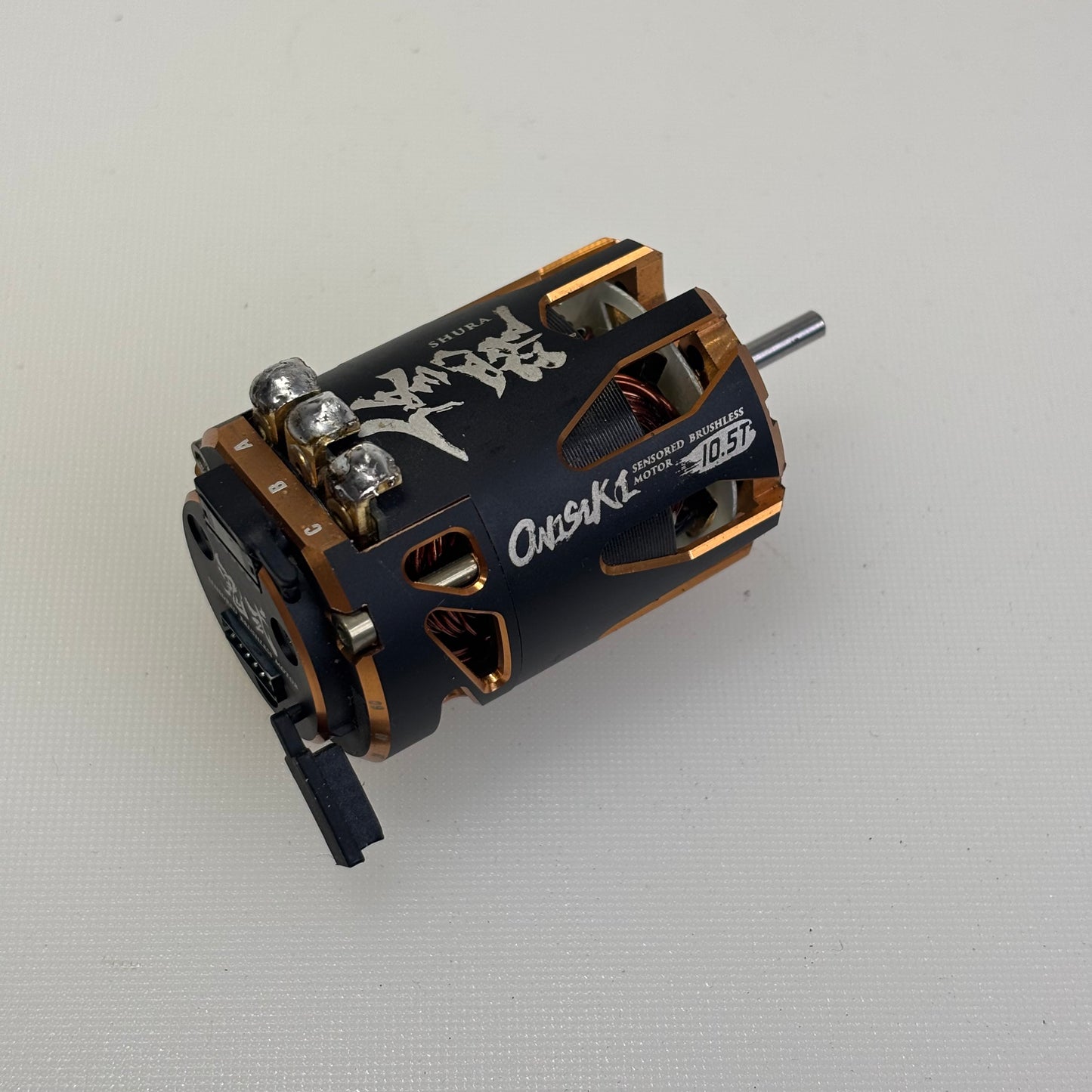 Onisiki Sura Black & Gold Motor Brushless Sensored 10.5T