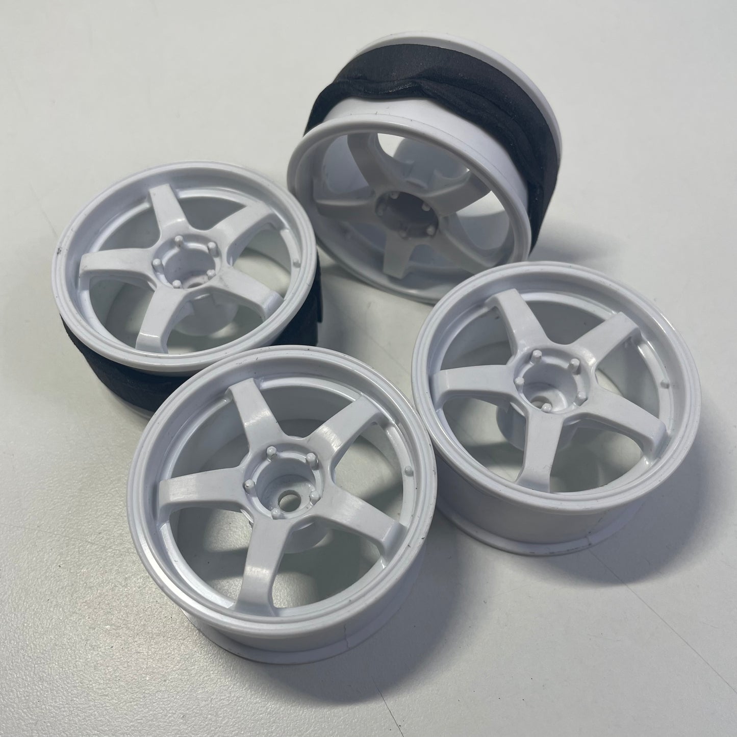 White Wheels X4 8mm Offset