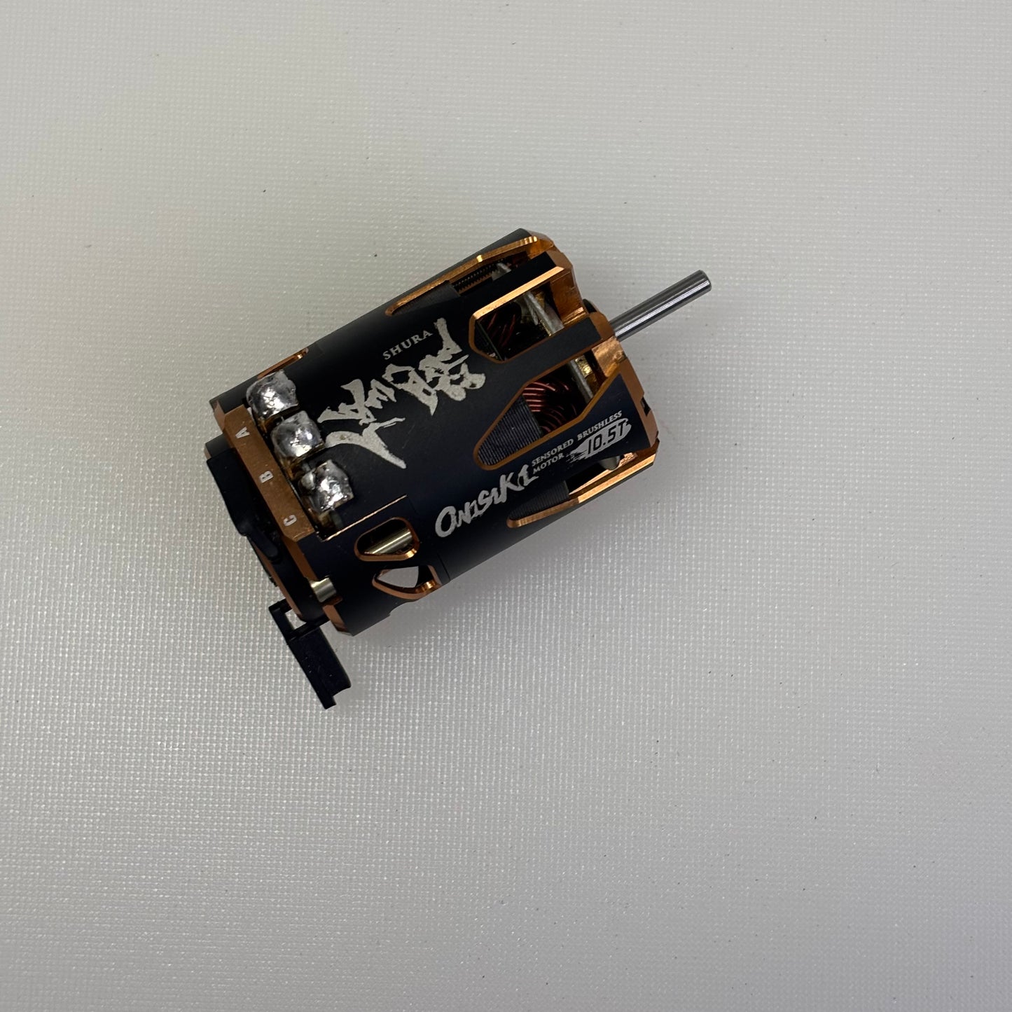 Onisiki Sura Black & Gold Motor Brushless Sensored 10.5T