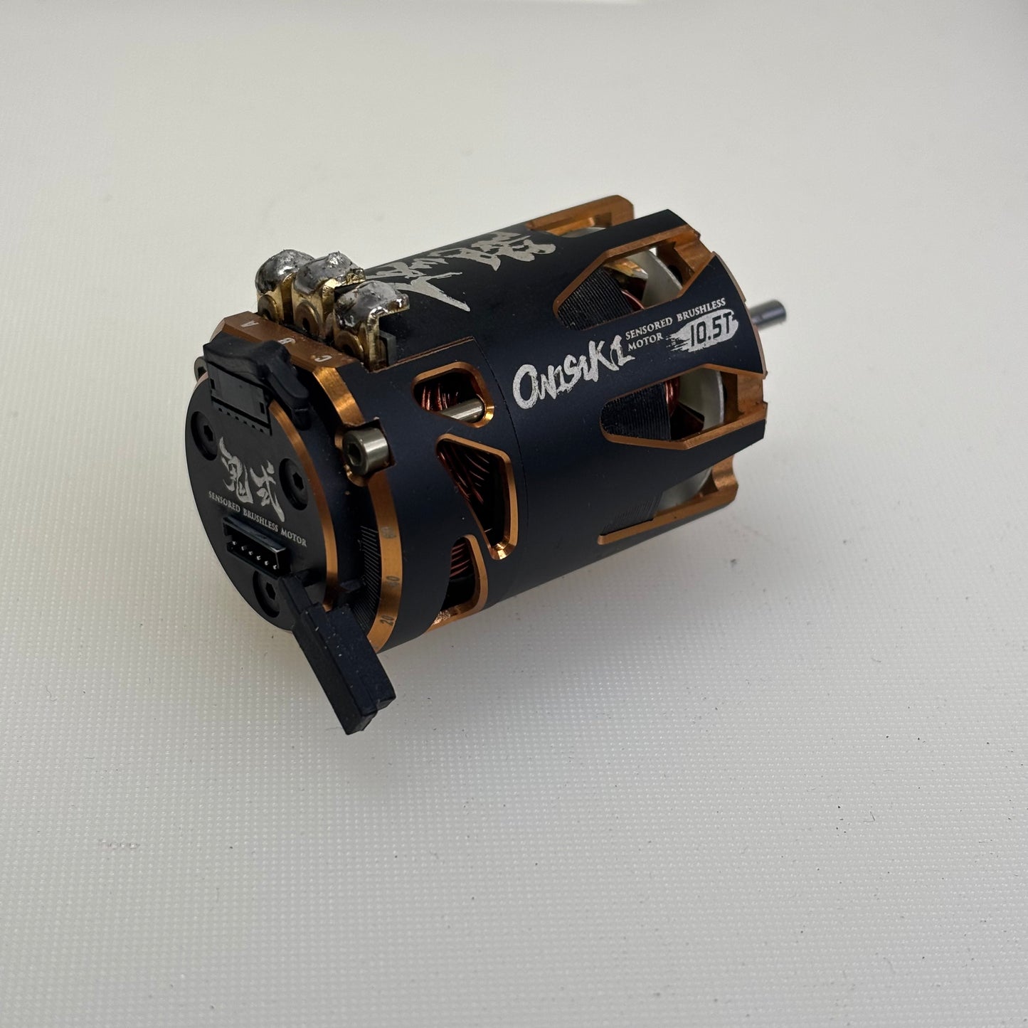 Onisiki Sura Black & Gold Motor Brushless Sensored 10.5T