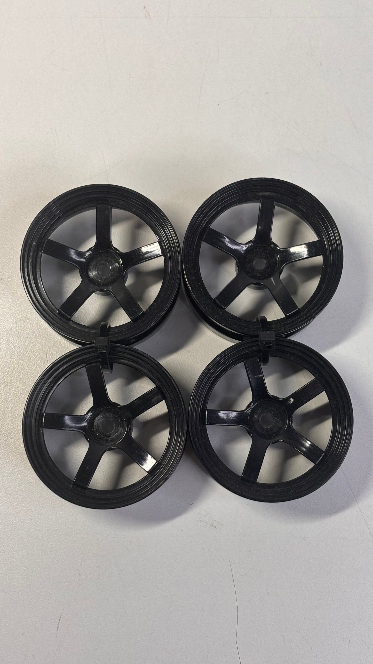 Reve D Black 5 Spoke wheels Offset 6