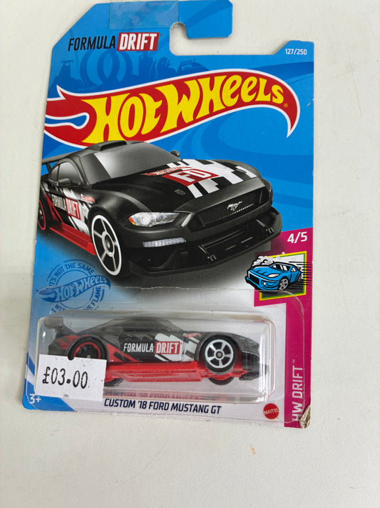 Hot Wheels 'Custom 18 Ford Mustang GT