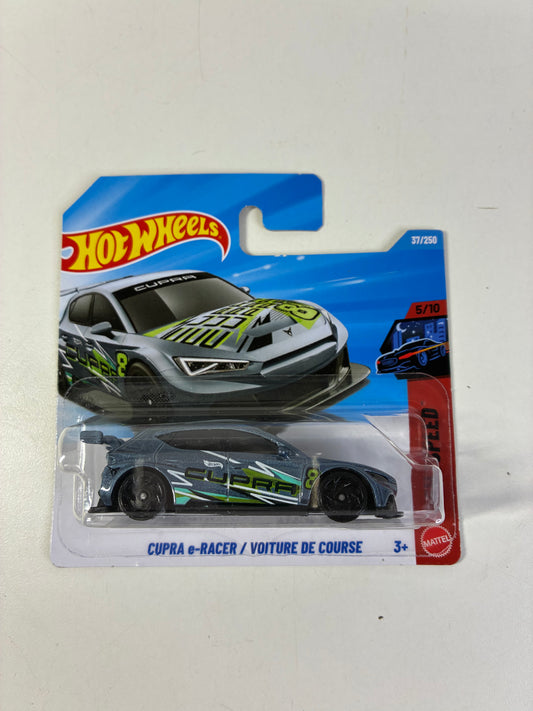 Hot Wheels CUPRA e-RACER / VOITURE DE COURSE