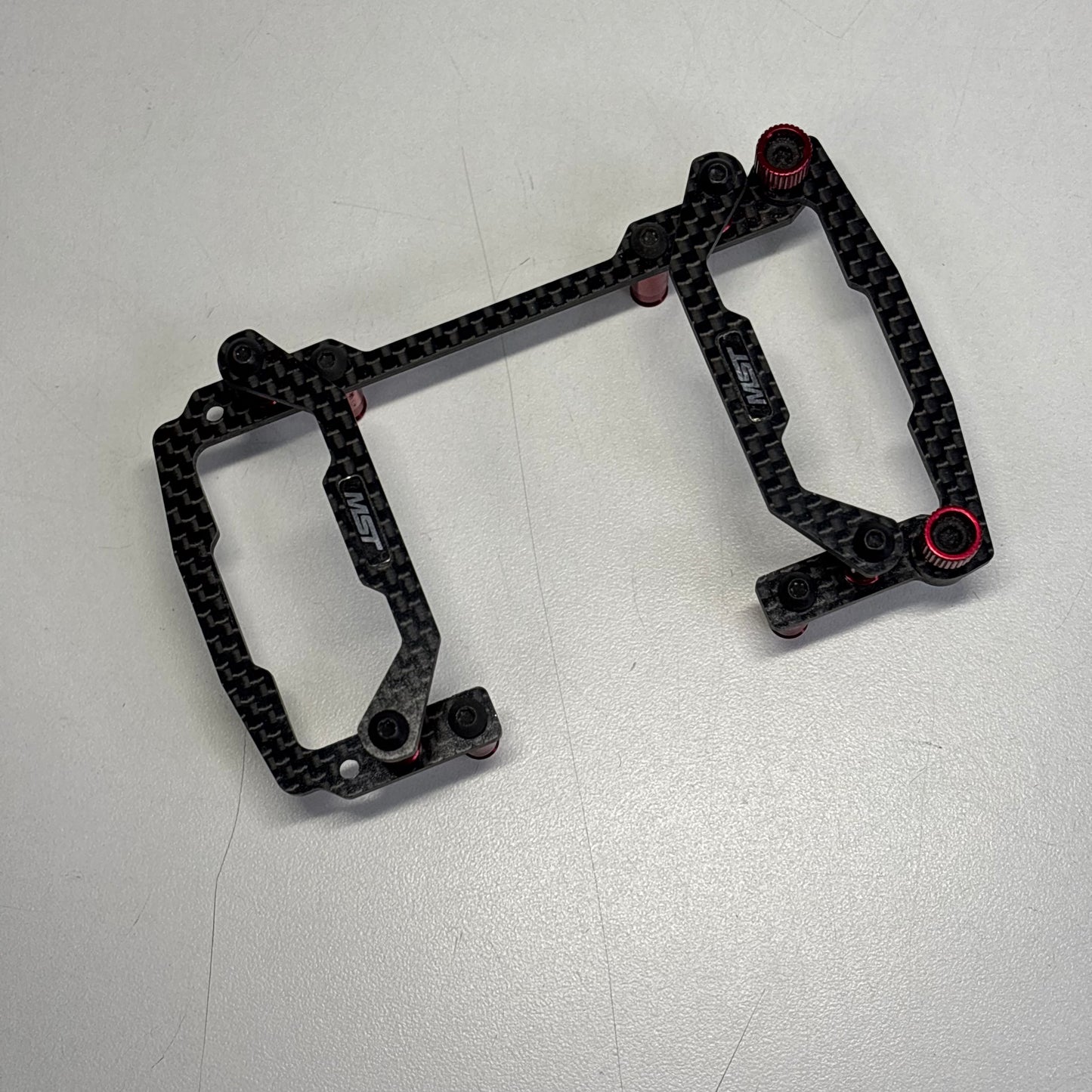 MST RMX 2.0 2.5 Carbon Battery Holder Red