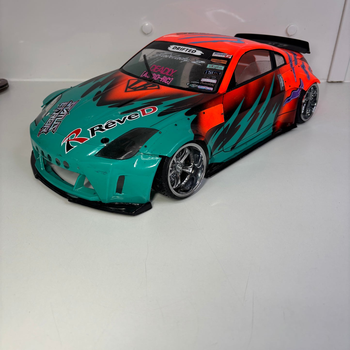 Nissan 350Z Widebody Bodyshell Green And Orange