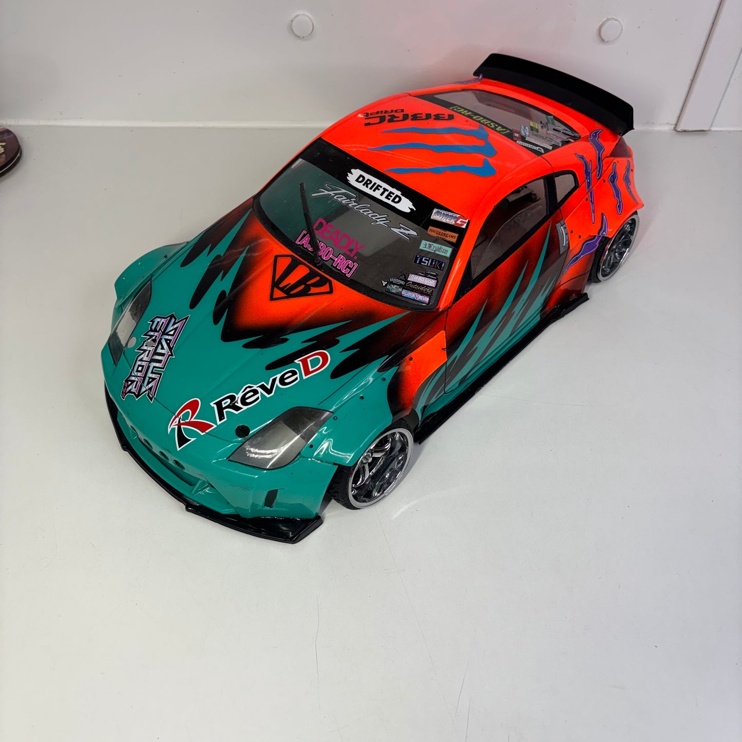 Nissan 350Z Widebody Bodyshell Green And Orange