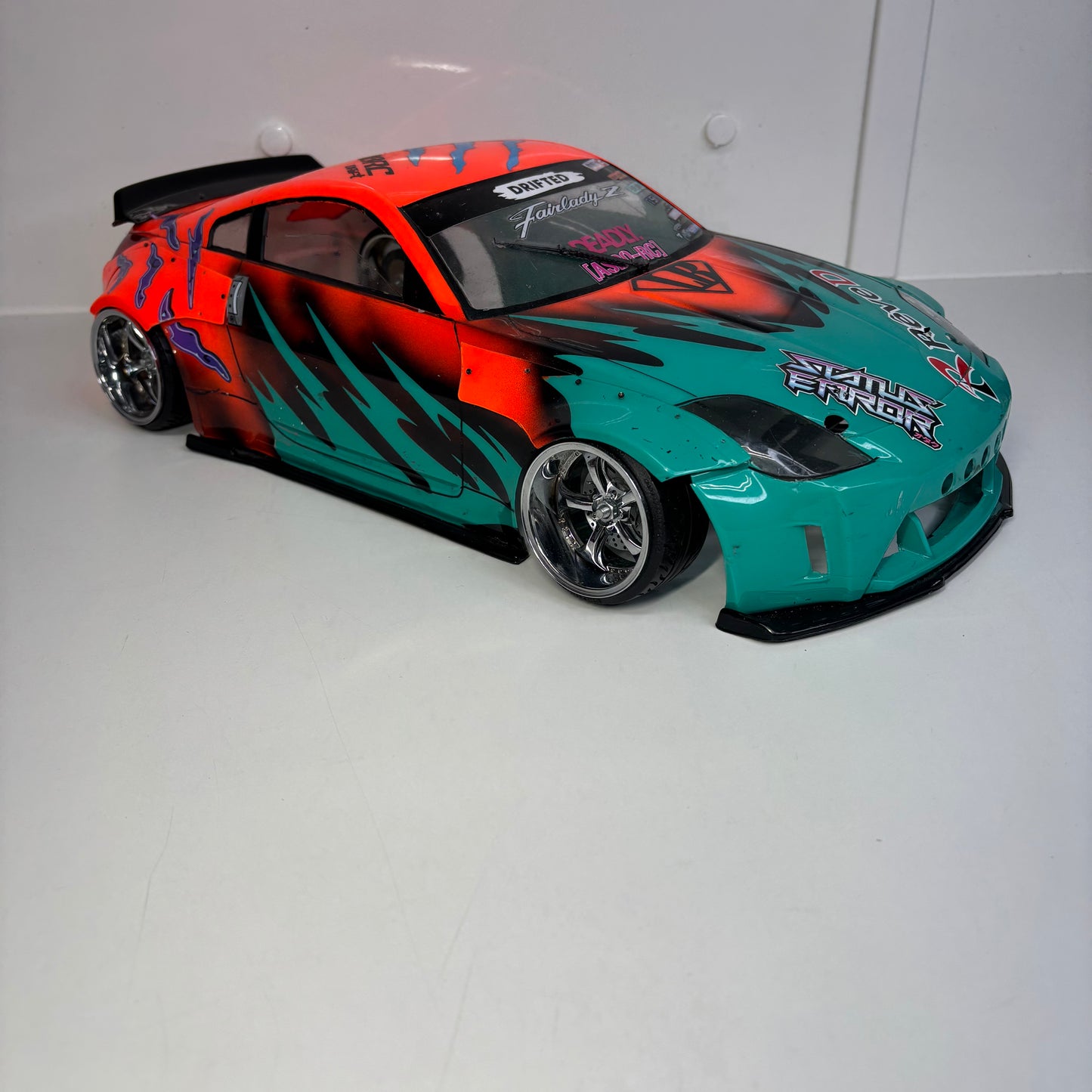 Nissan 350Z Widebody Bodyshell Green And Orange