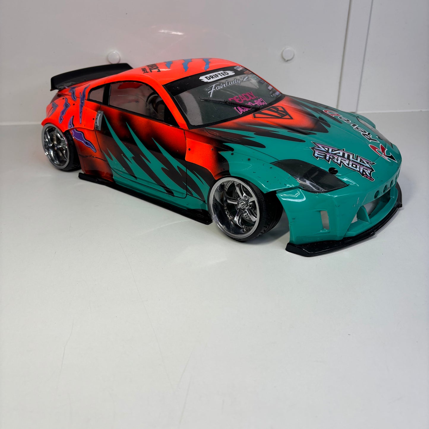 Nissan 350Z Widebody Bodyshell Green And Orange