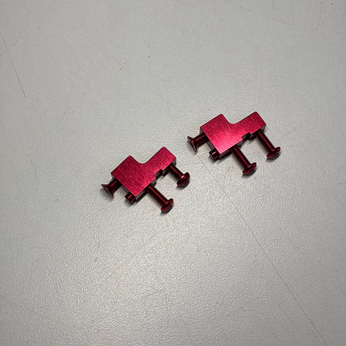 MST RMX 2.0 2.5 Red Alloy Servo Mounts