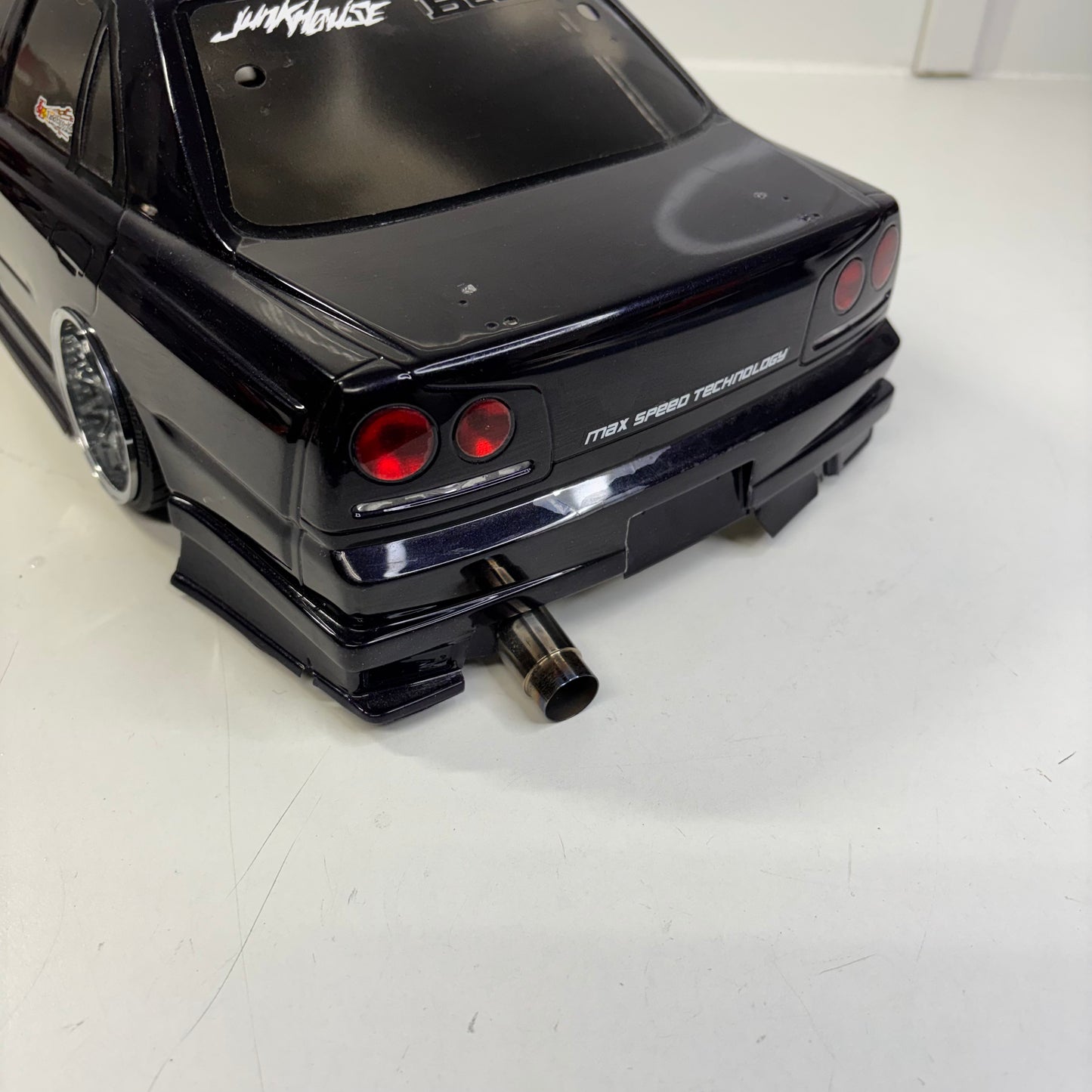Yokomo? Nissan Skyline ER34 4 Door Bodyshell