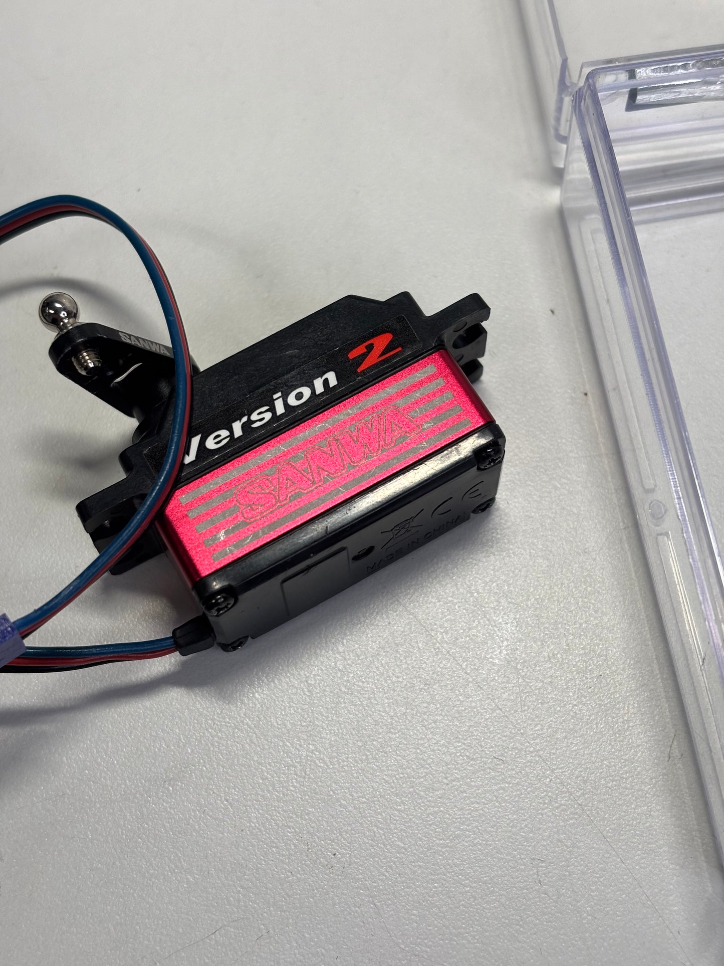 Sanwa Servo Red SRG-BLS 94926 Brushless With Sanwa Alloy Horn