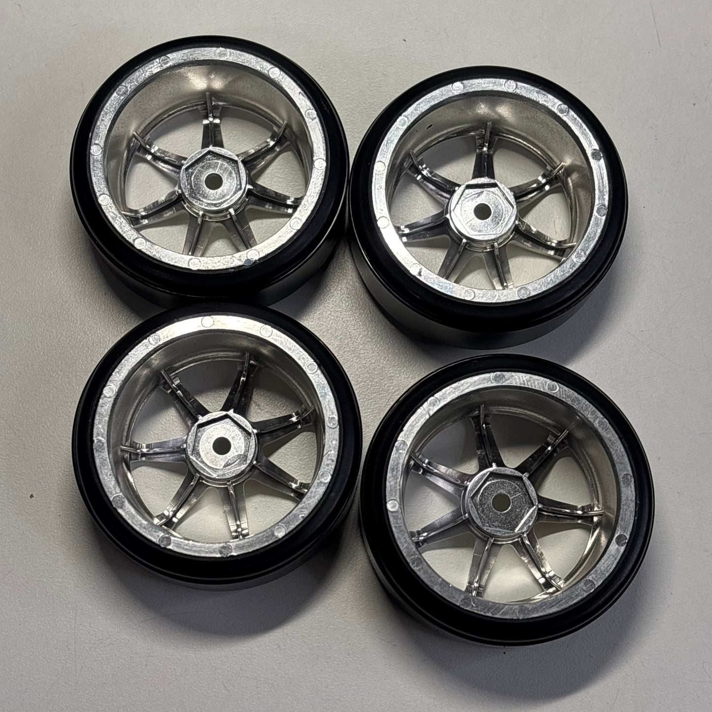 Yokomo Wheels Offset 3mm White Chrome & Tyres
