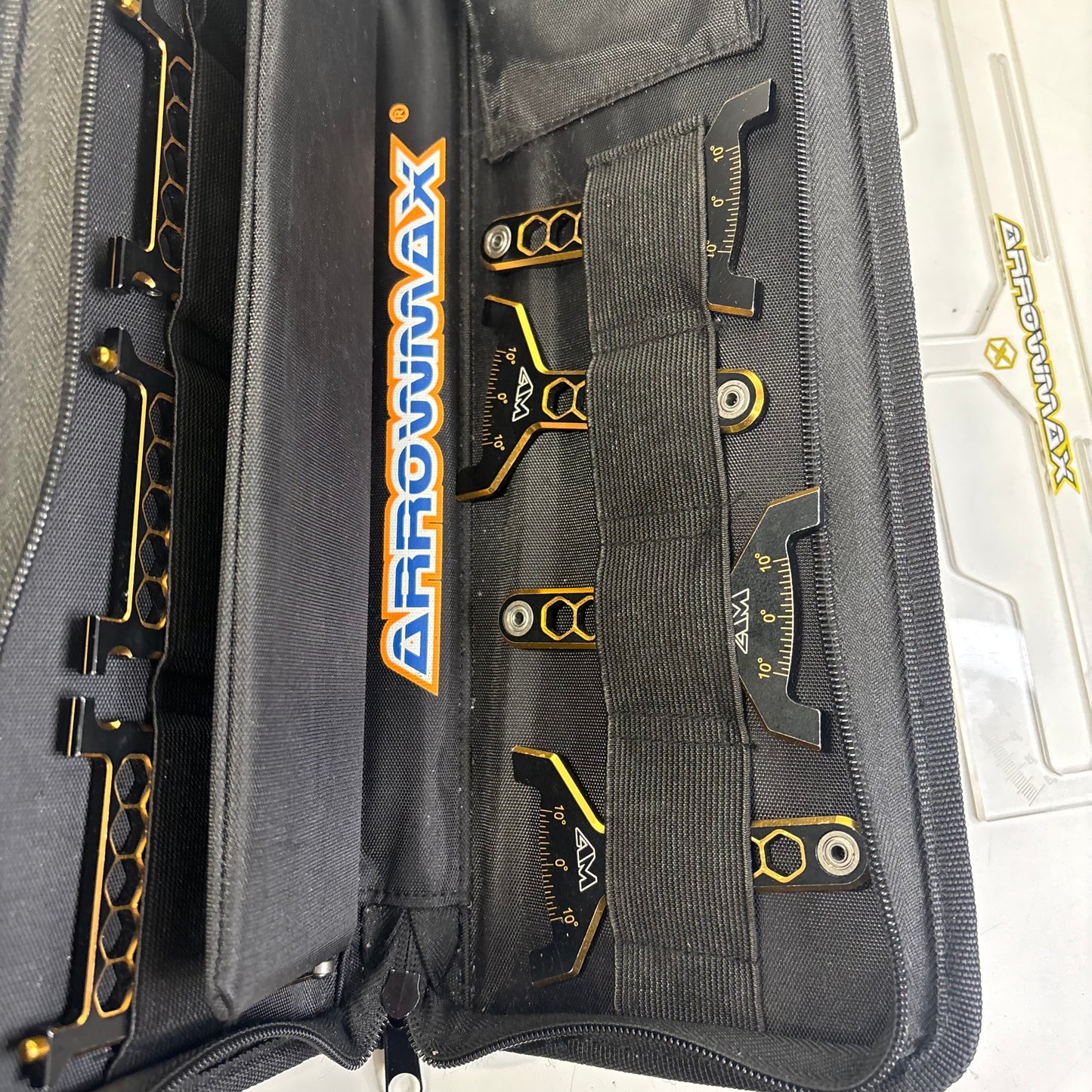 Arrowmax Honeycomb Set Up Station Black Gold