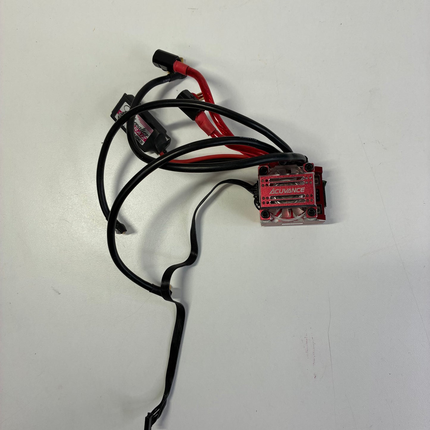 Acuvance Xarvis Red Alloy ESC & Fan Raiz Cap