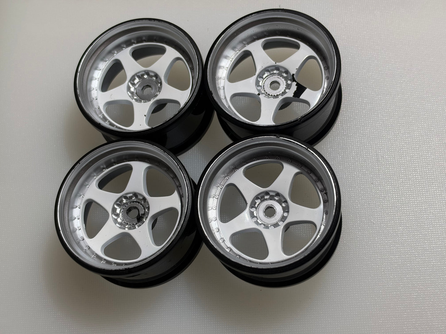 Lab 5 Spoke Wheels Silver White 6/8 Offset