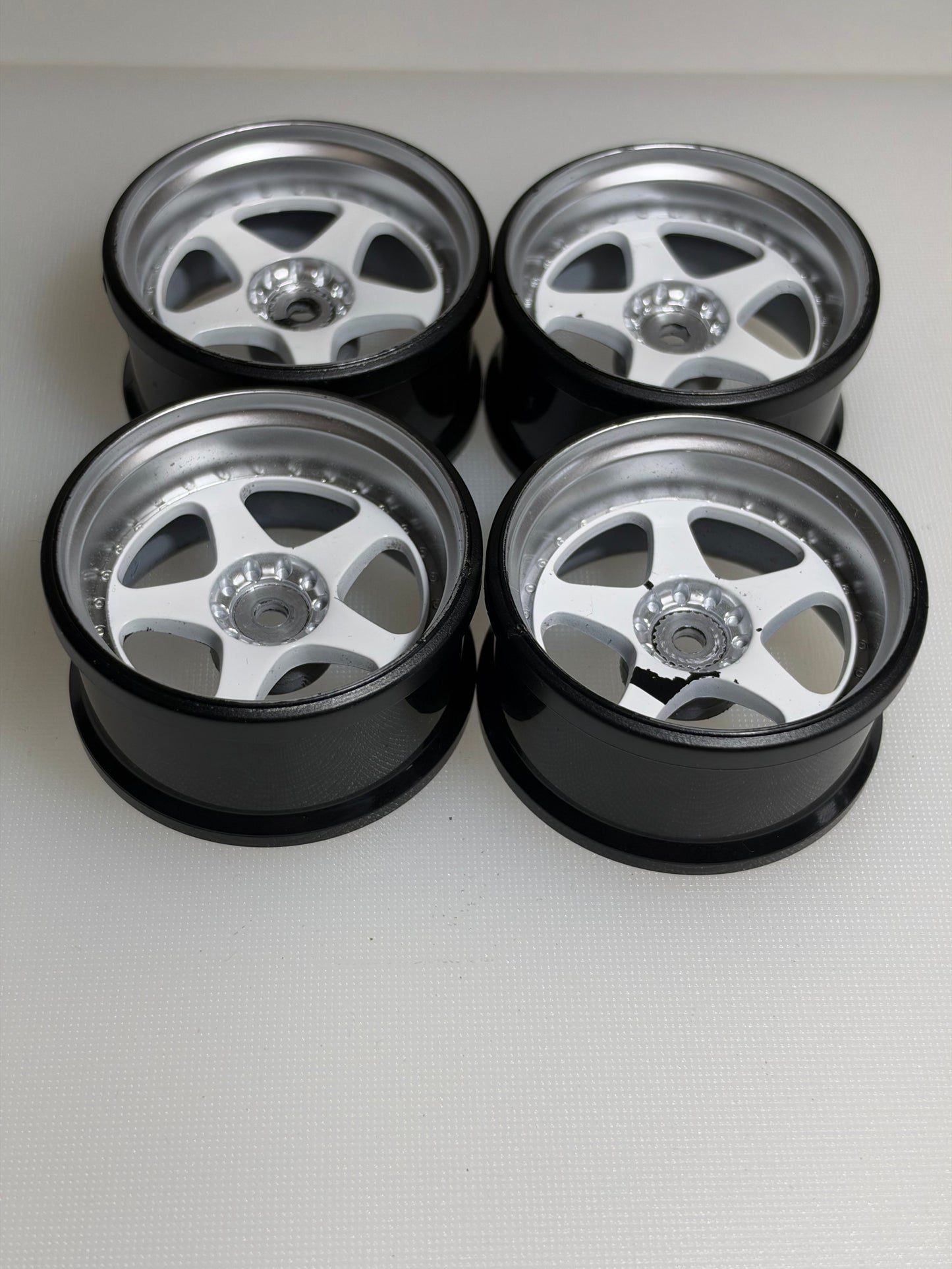 Lab 5 Spoke Wheels Silver White 6/8 Offset