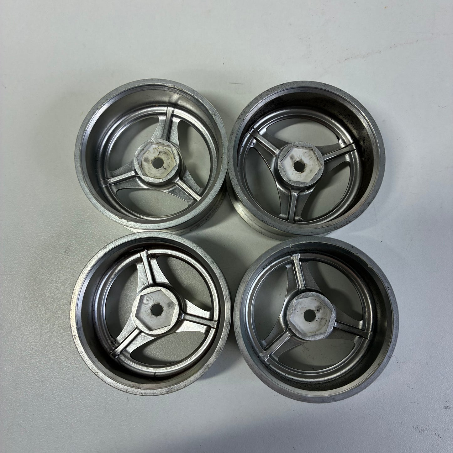 Mikuni Advan Oni 3 Spoke Tri Silver Offset 5
