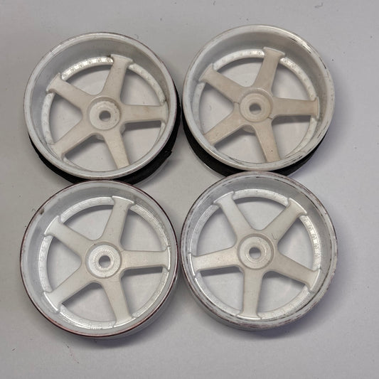 Yokomo White Wheels Offset 9 Deep Dish