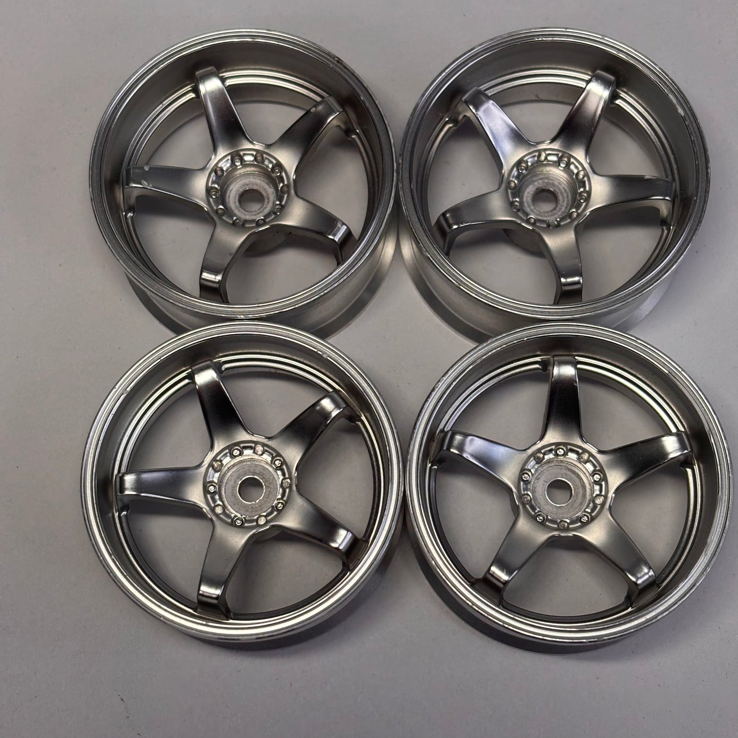 Topline? Silver Wheels Offset 8mm