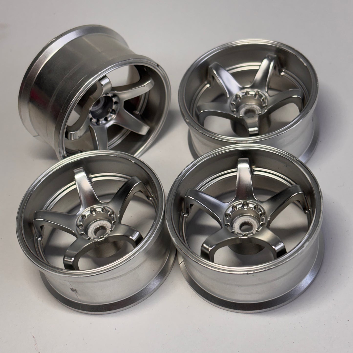 Topline? Silver Wheels Offset 8mm
