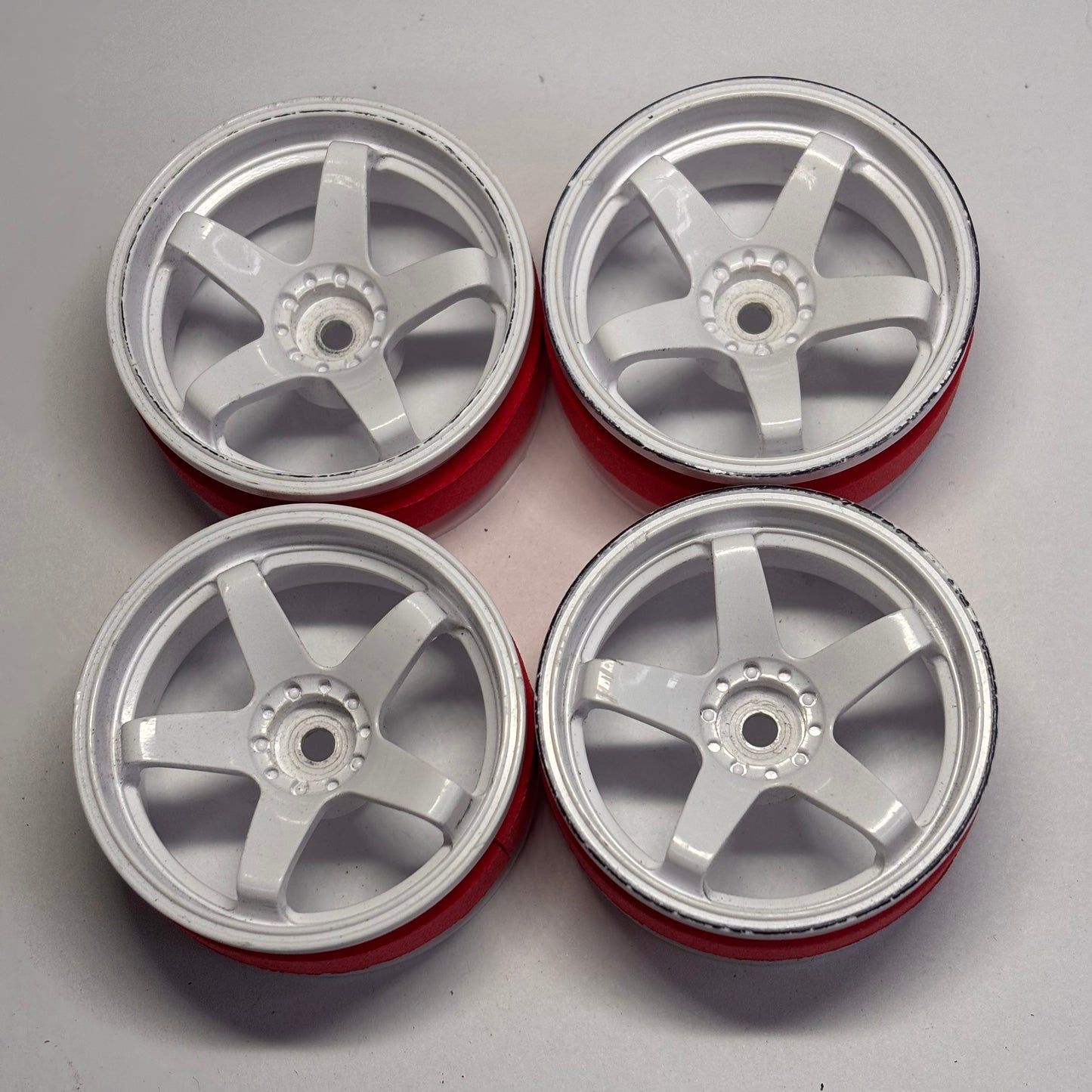 Topline? White Wheels Offset 6/8