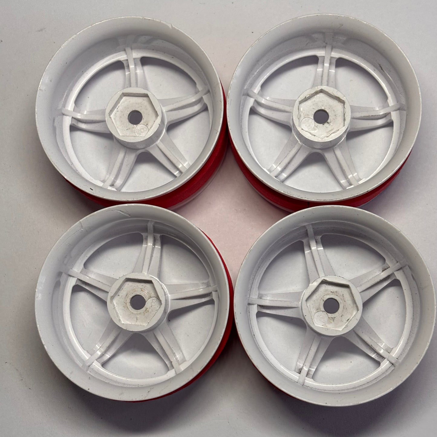 Topline? White Wheels Offset 6/8