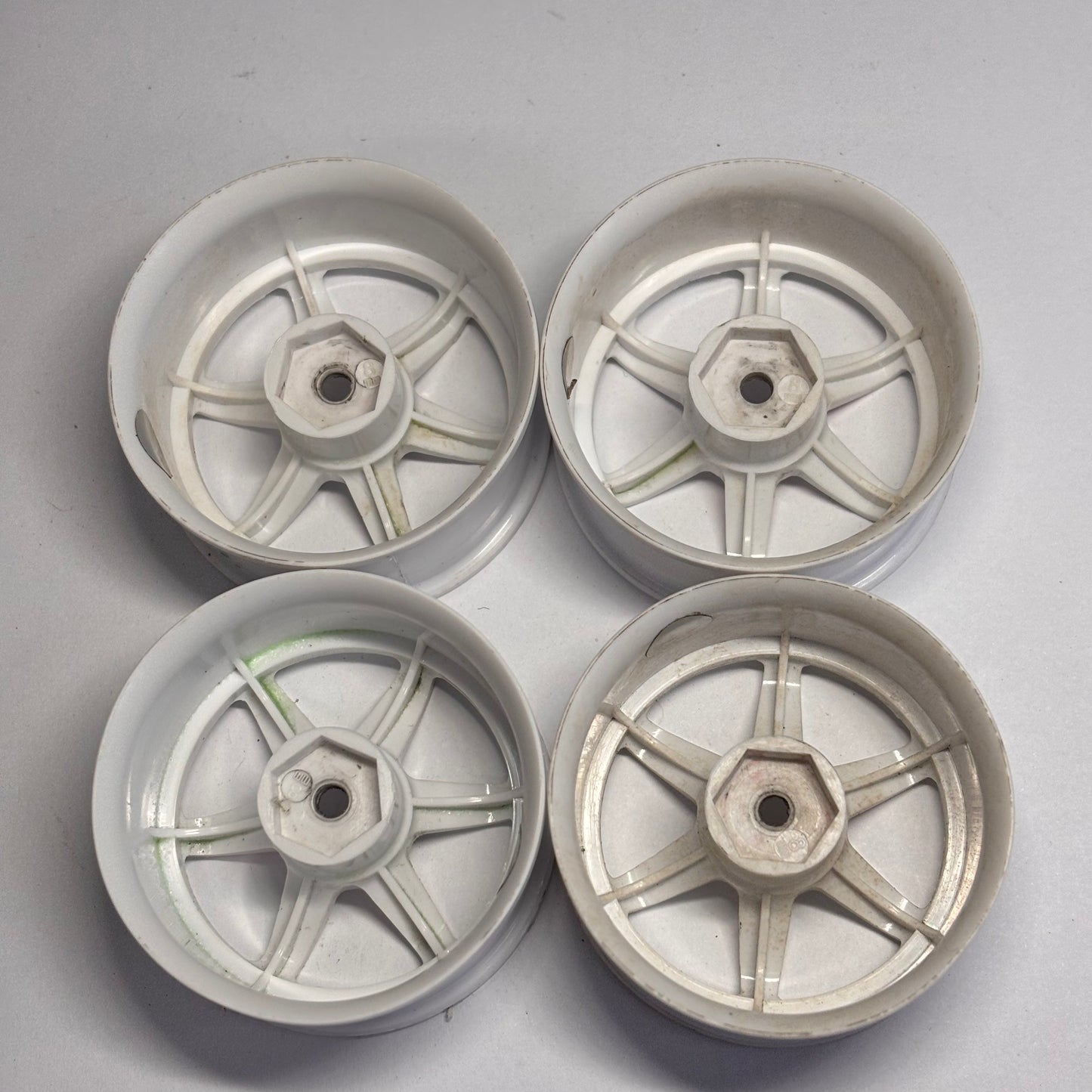 Lab Wheels White Offset 8 High Traction Silver Dot Very Soft