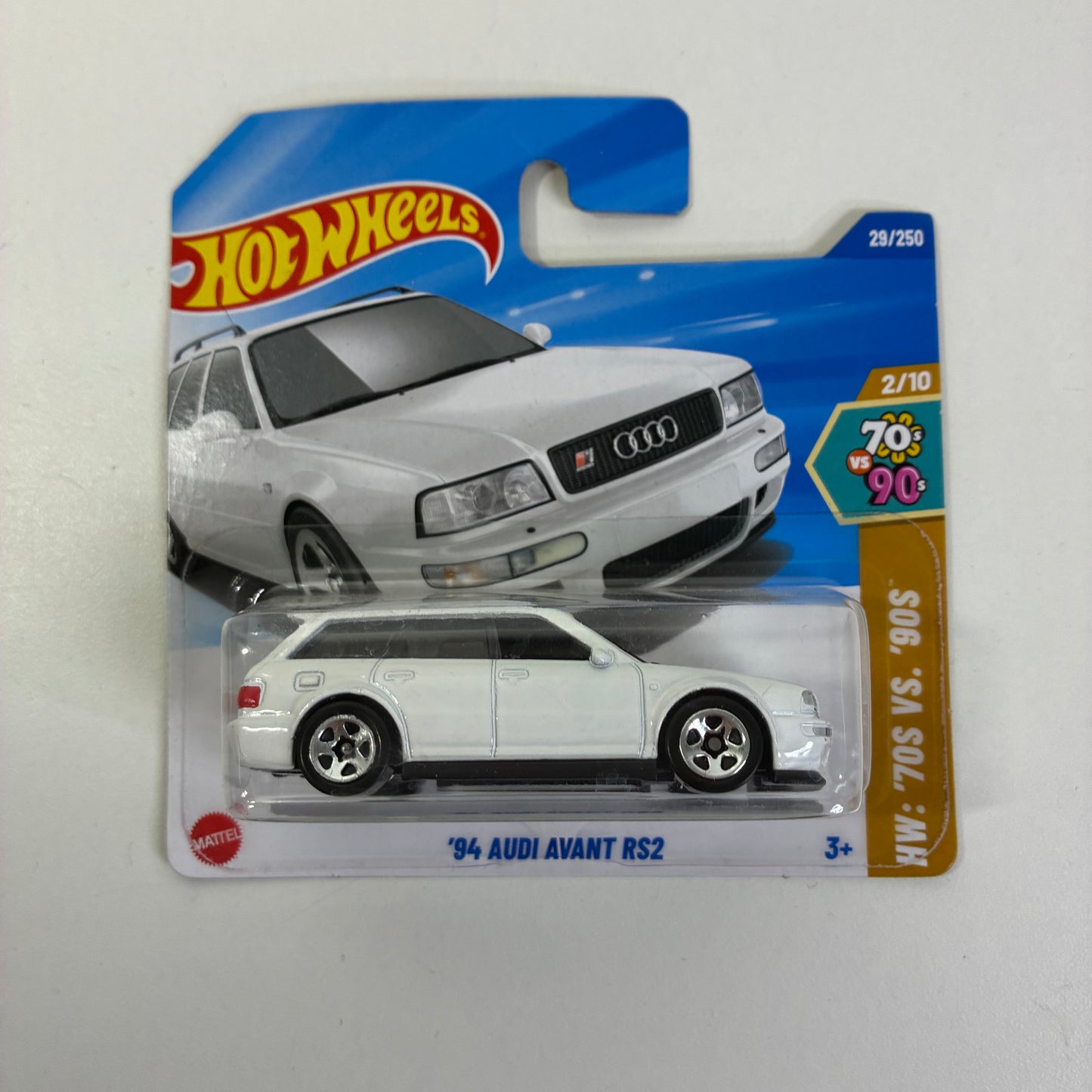 Hot Wheels 94 AUDI AVANT RS2 70's vs 80's (White)