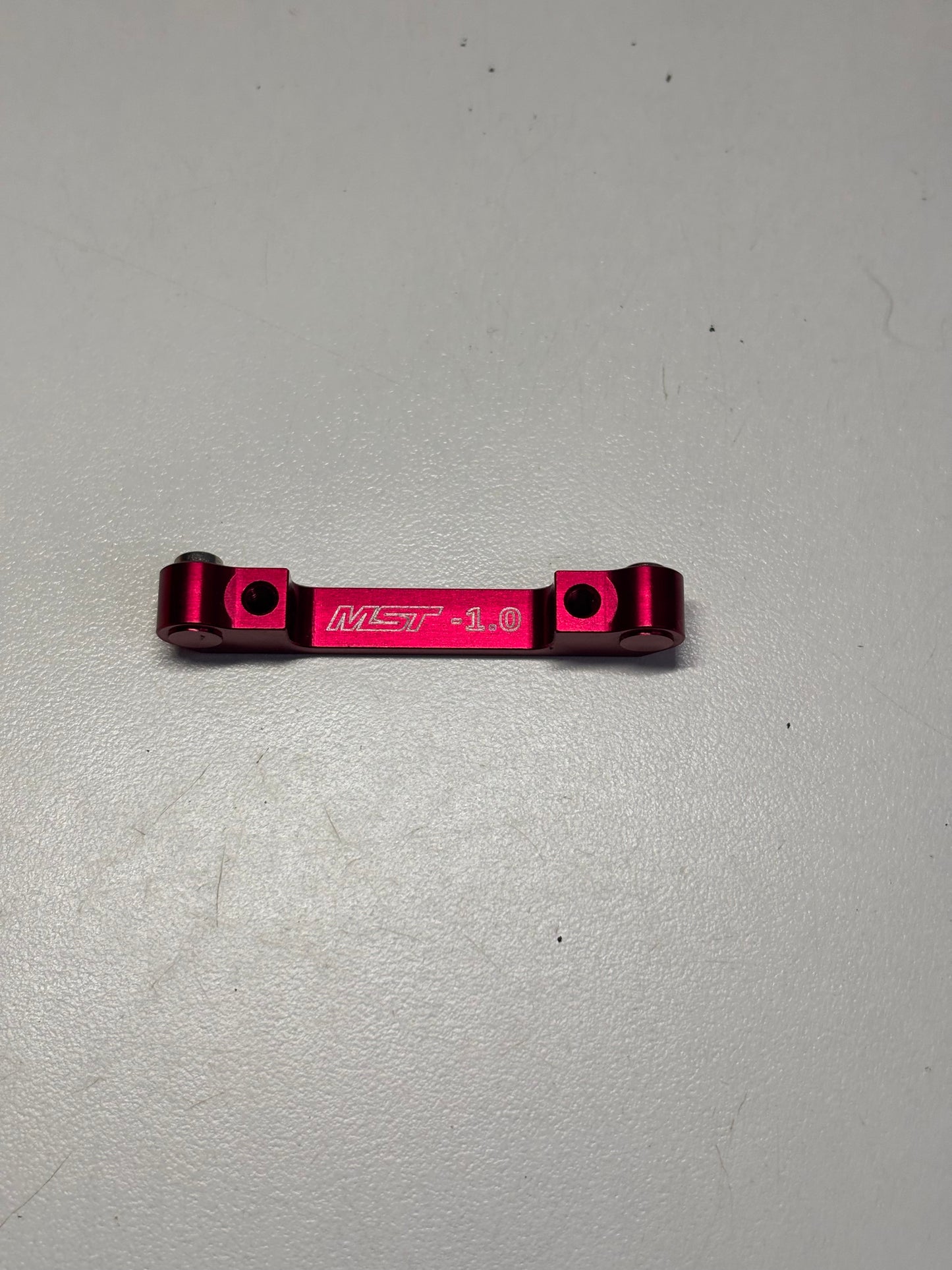 MST RMX Red Alloy Rear Suspension Mount -1.0 & Balls