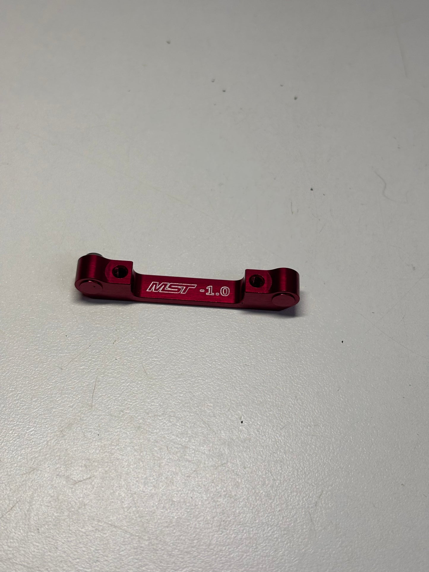 MST RMX Red Alloy Rear Suspension Mount -1.0 & Balls