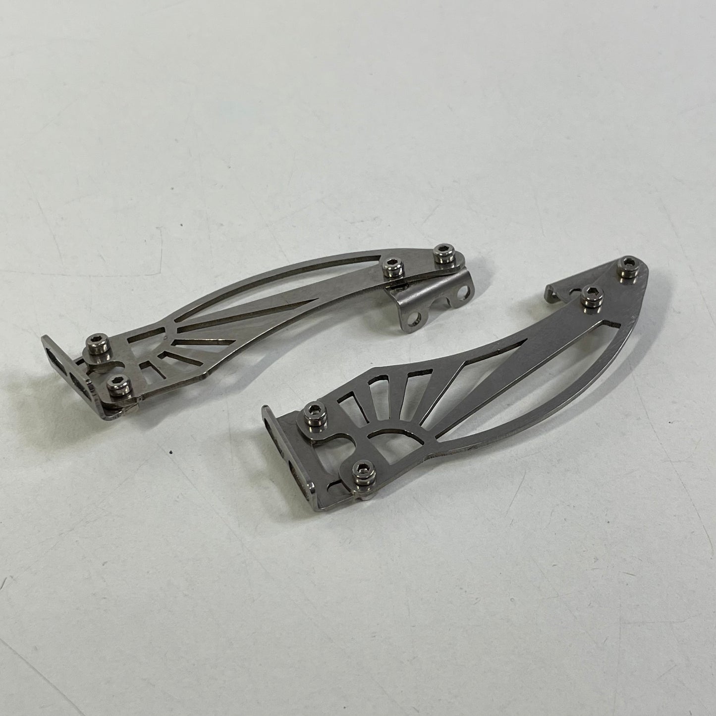 Spoiler Mounts Metal
