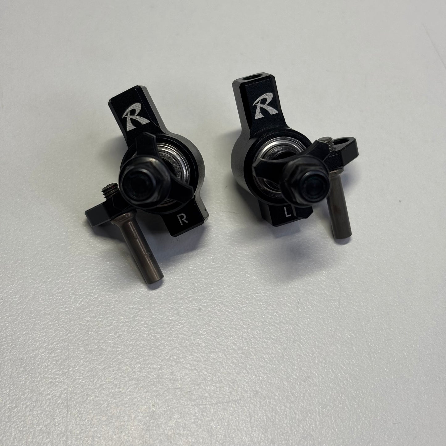 Reve D Front Knuckles & Adjustable Offset Axles