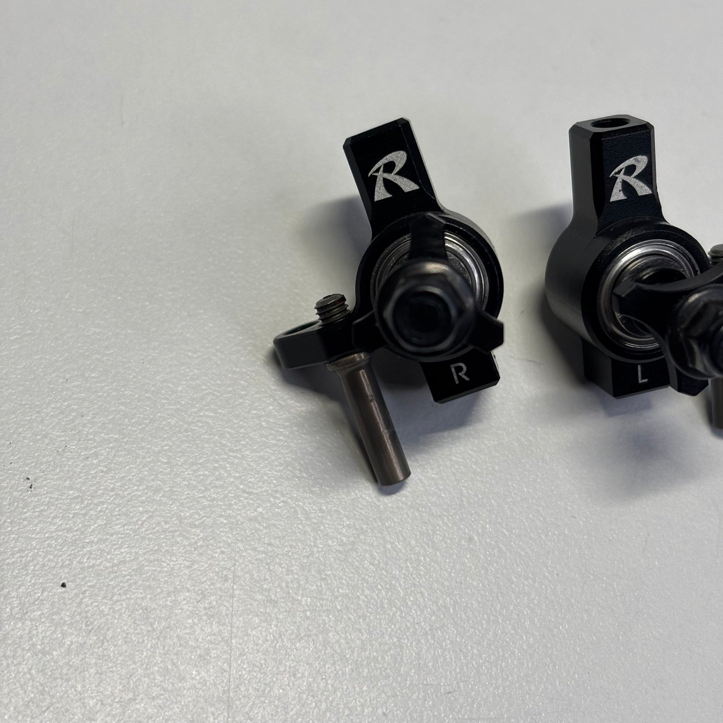 Reve D Front Knuckles & Adjustable Offset Axles