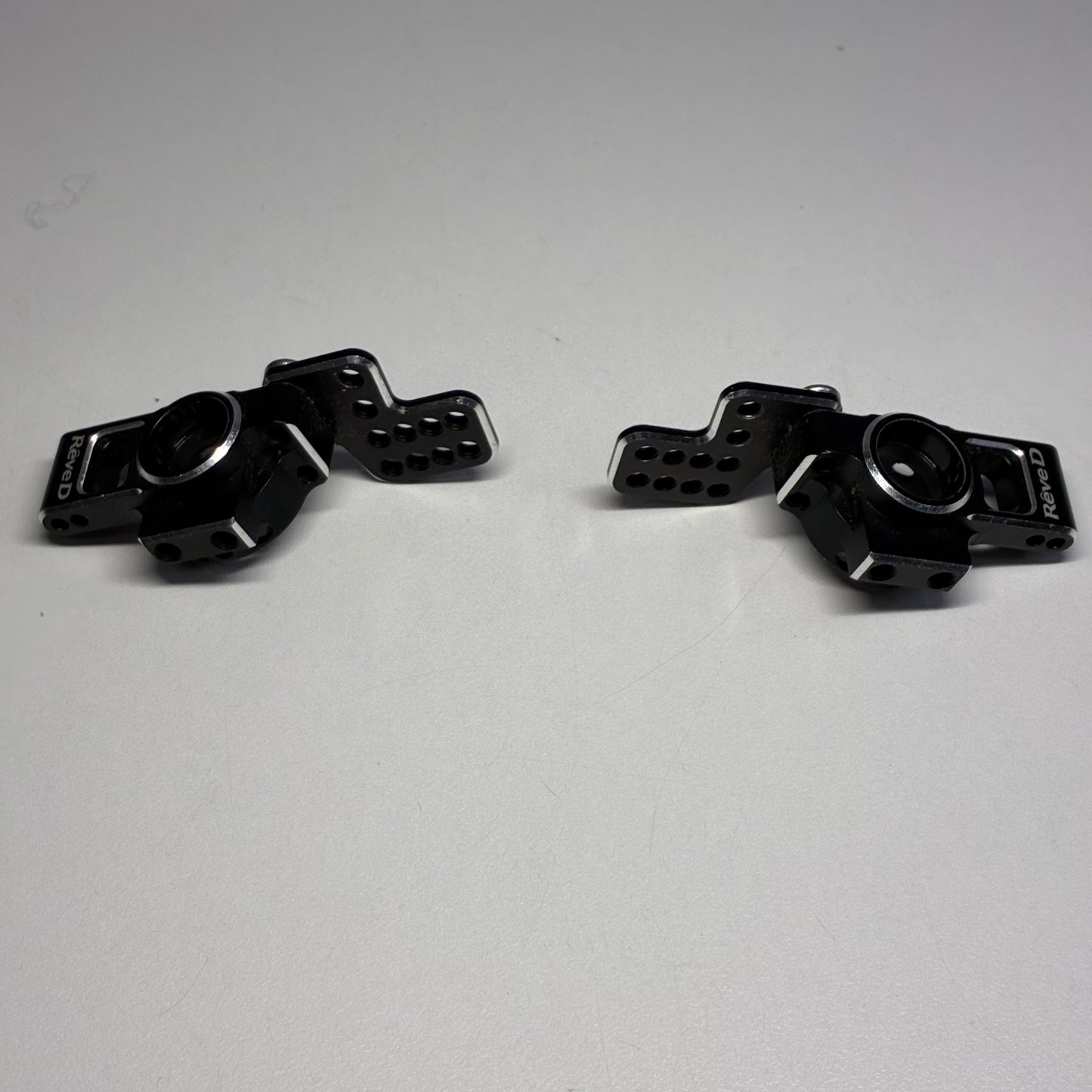 Reve D Black Alloy Rear Upright Hubs