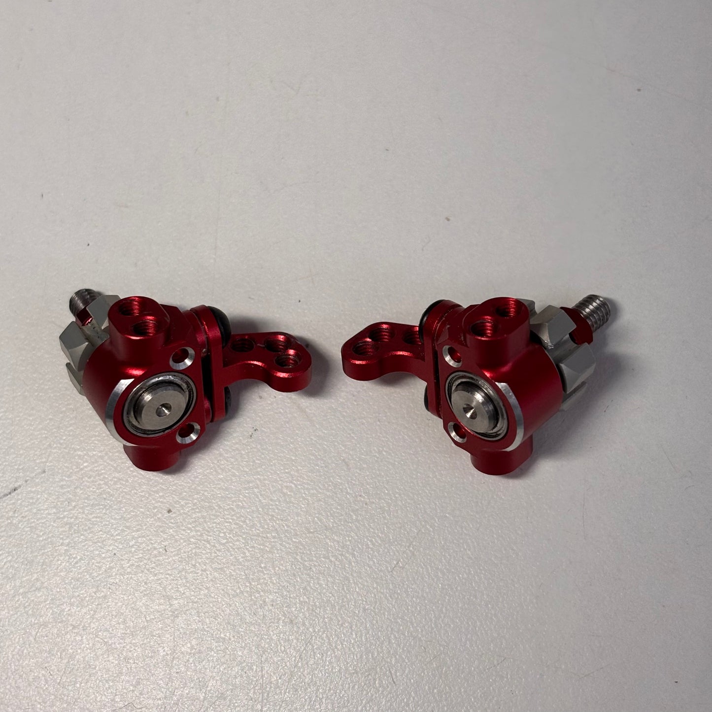 Rhino Racing Red Alloy Front Knuckles, Axles & Hexes