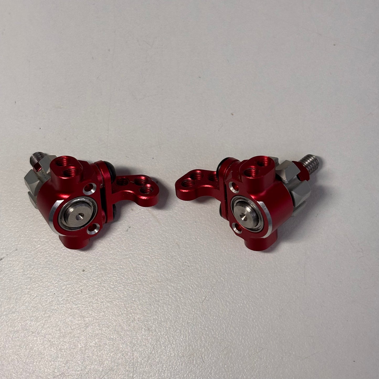 Rhino Racing Red Alloy Front Knuckles, Axles & Hexes