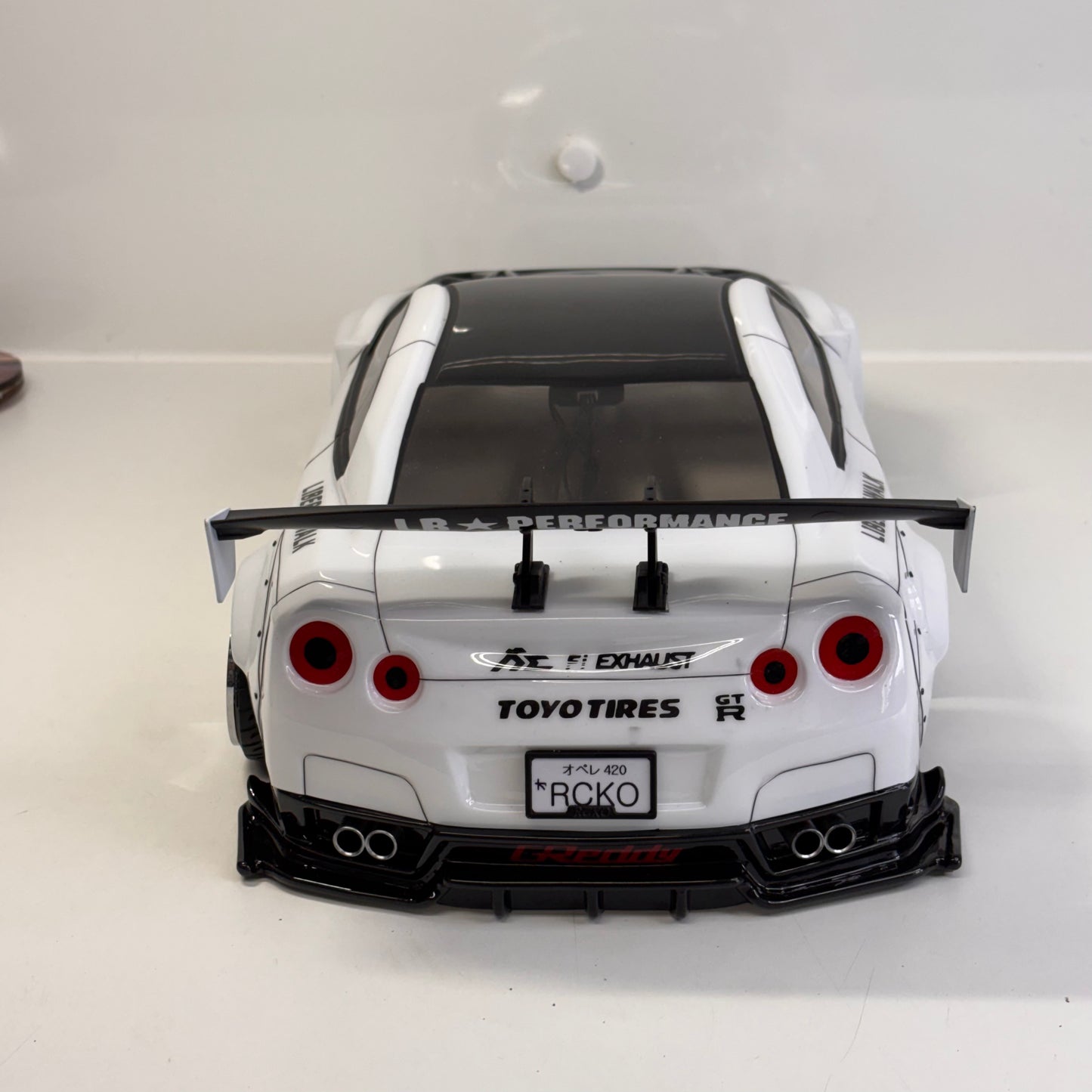 Pandora Nissan GTR R35 Bodyshell White/Black Shell