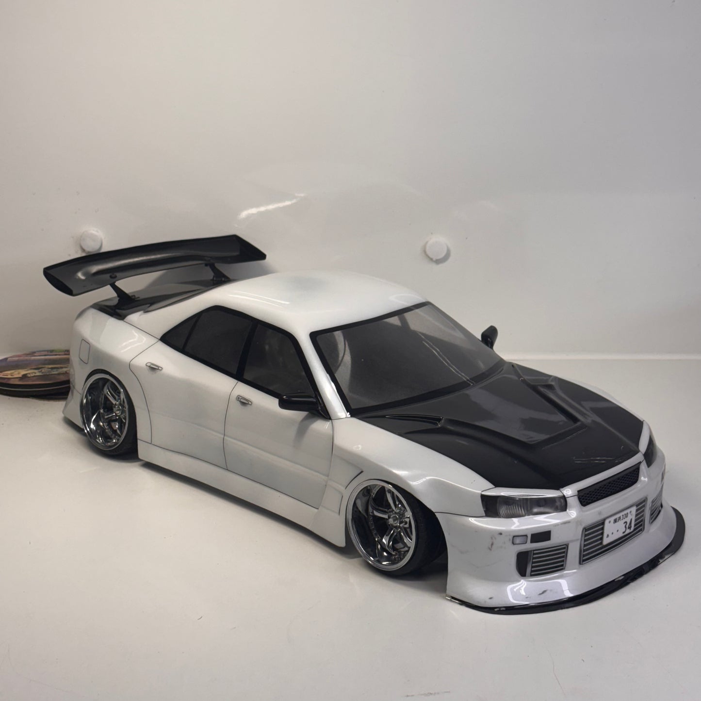 Nissan GTR ER34 Bodyshell Black/White Shell