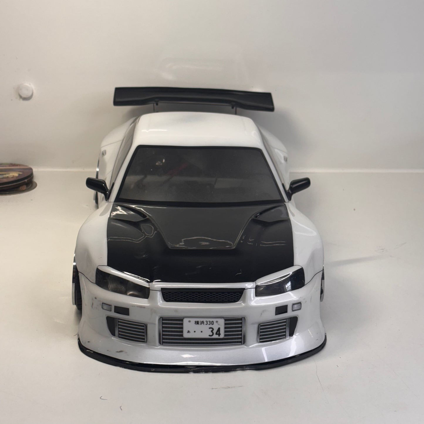 Nissan GTR ER34 Bodyshell Black/White Shell