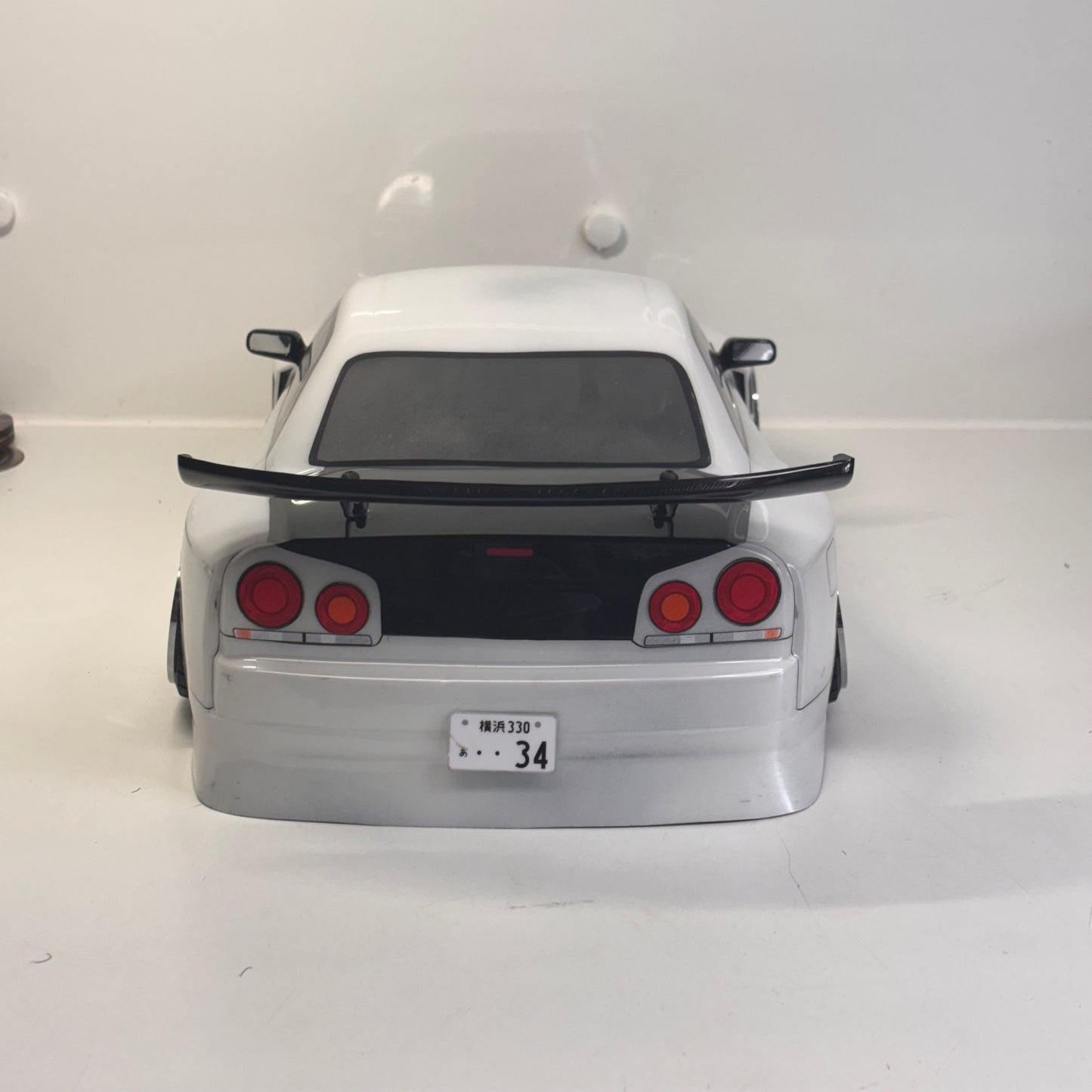 Nissan GTR ER34 Bodyshell Black/White Shell