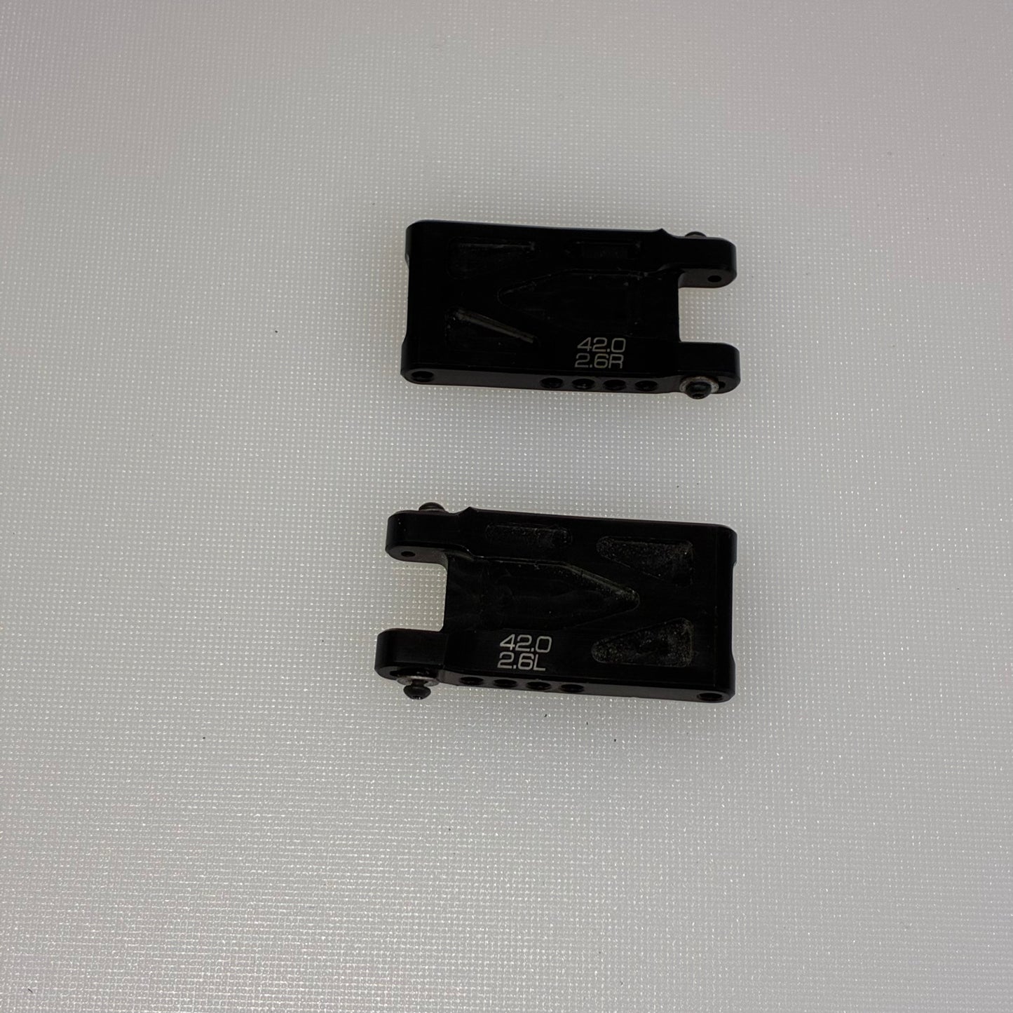 Reve D Resin Rear Lower Arms 42.0 2.6