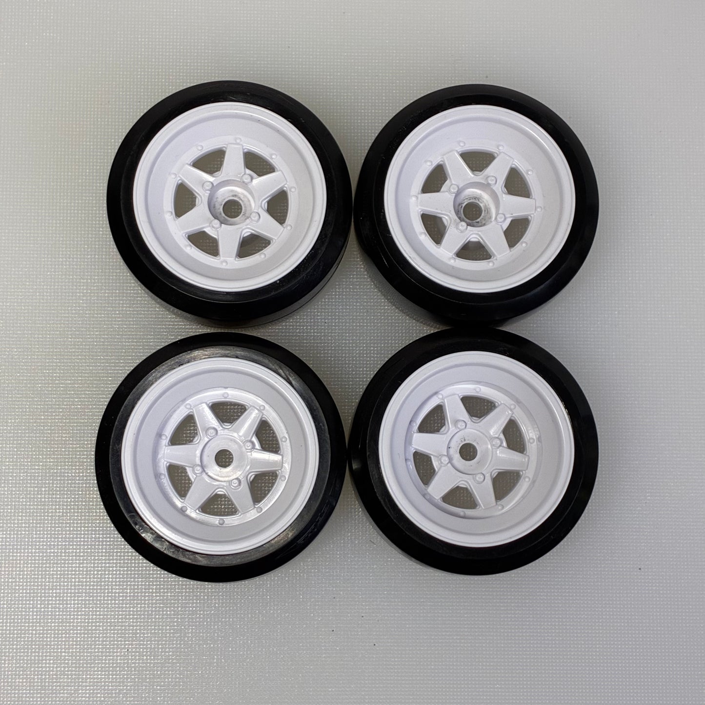 White Wheels M Chassis Topline HDPE Small Scale