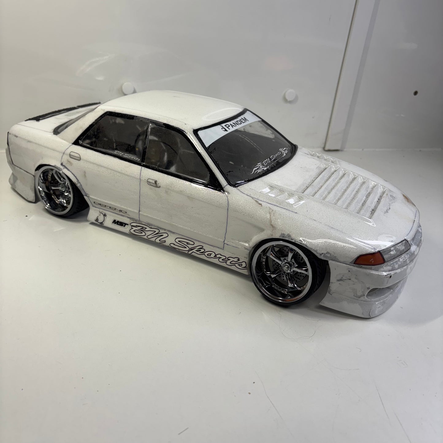 Pandora? Nissan Skyline R32 White Bodyshell Missile