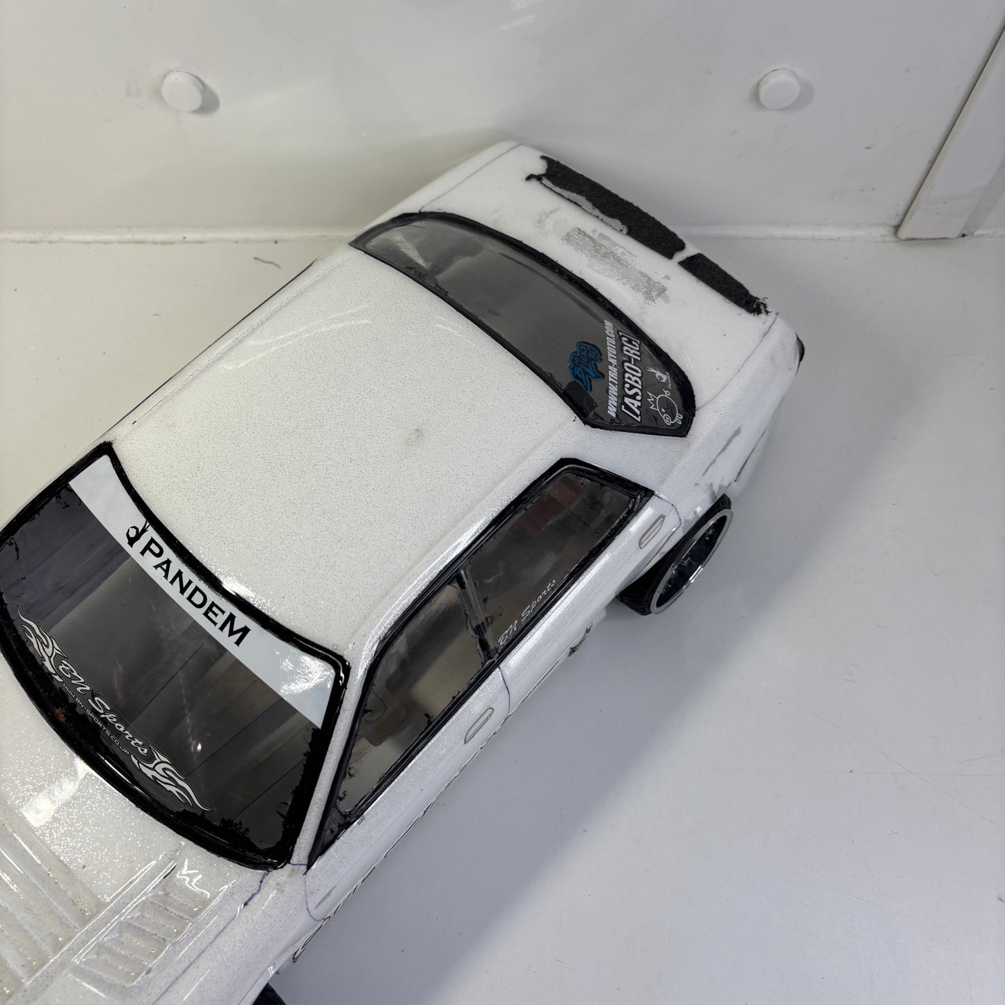 Pandora? Nissan Skyline R32 White Bodyshell Missile