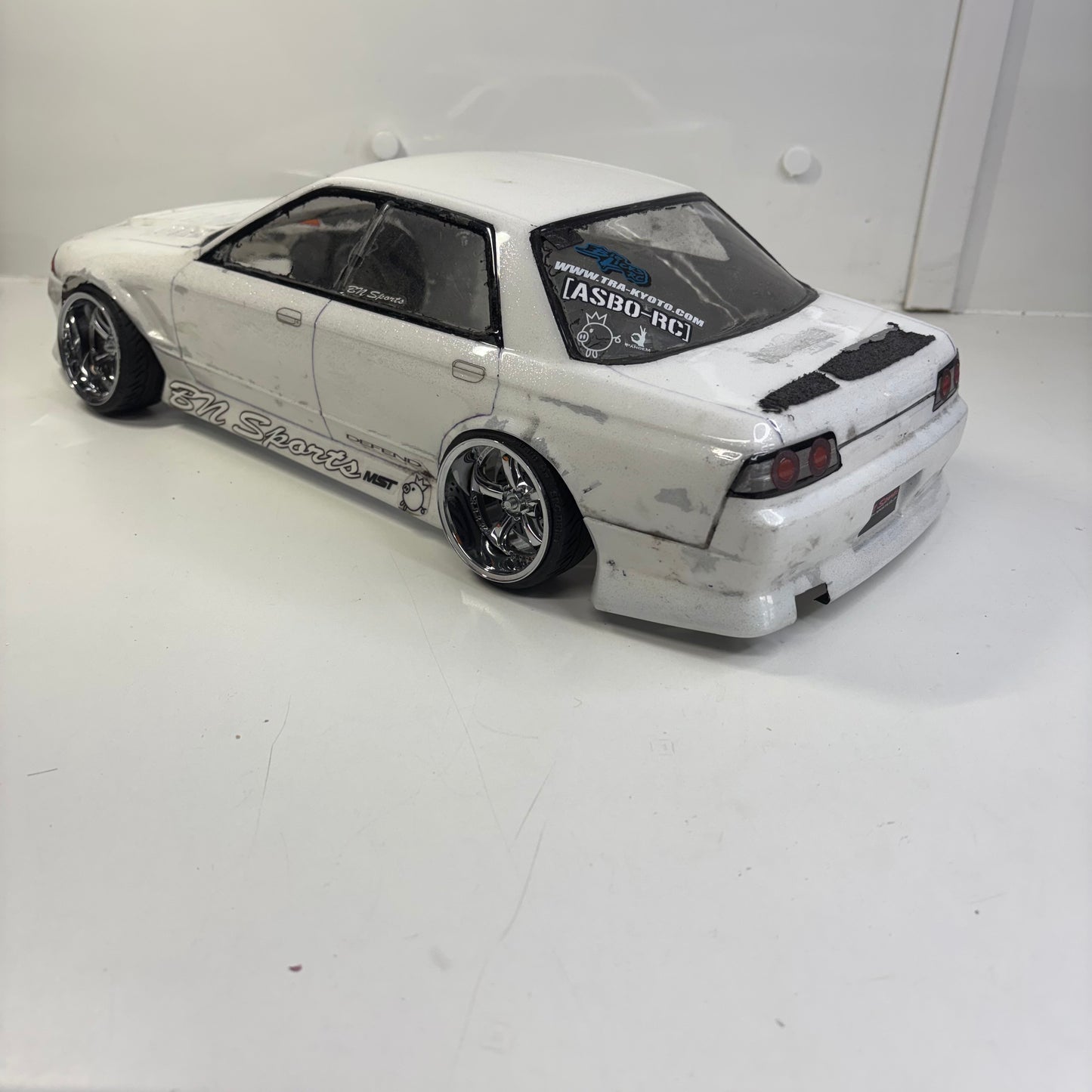Pandora? Nissan Skyline R32 White Bodyshell Missile