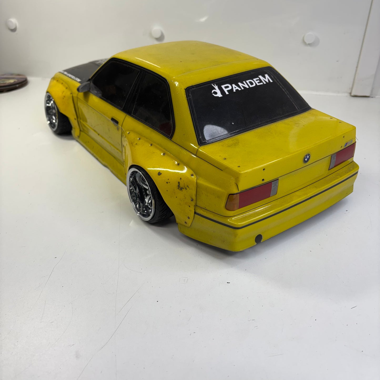 BMW E30 Widebody Bodyshell Pandem Yellow
