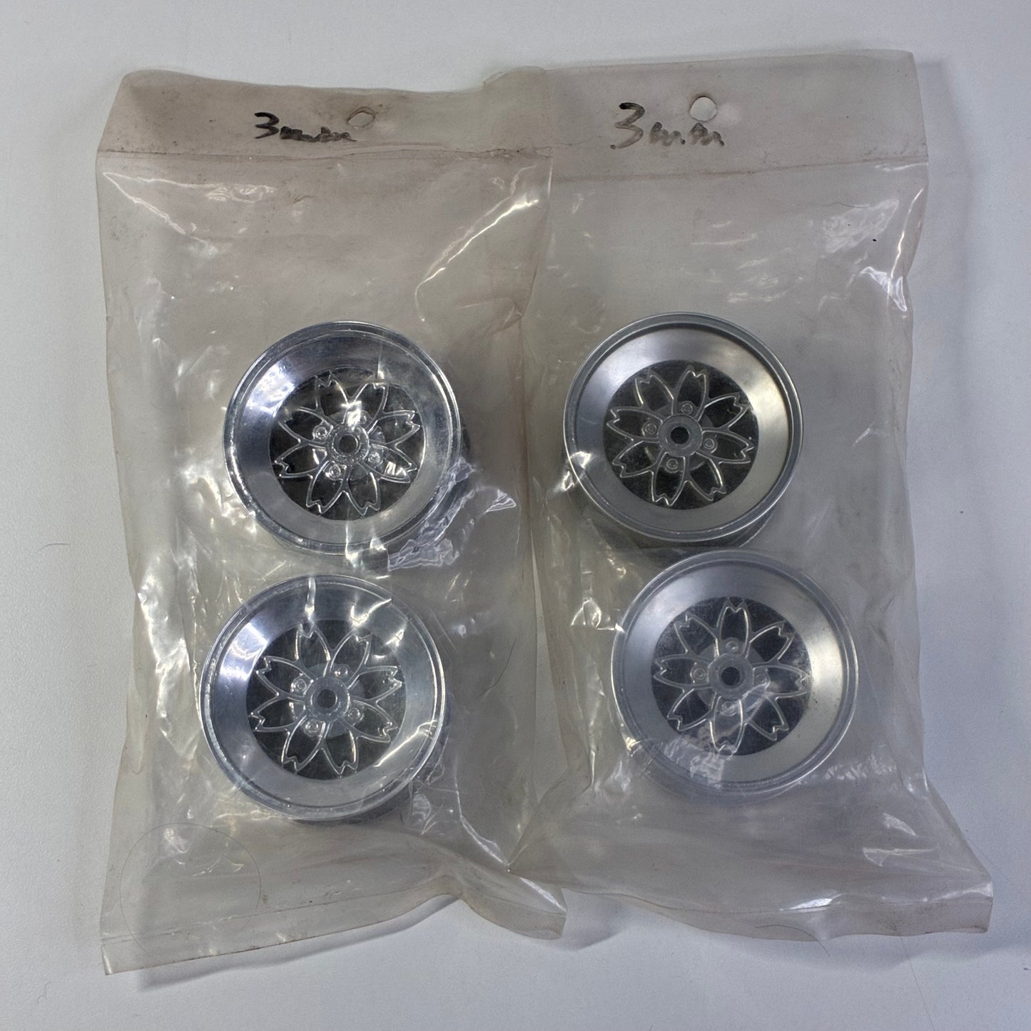 Sakura Silver Chrome 3mm Wheels