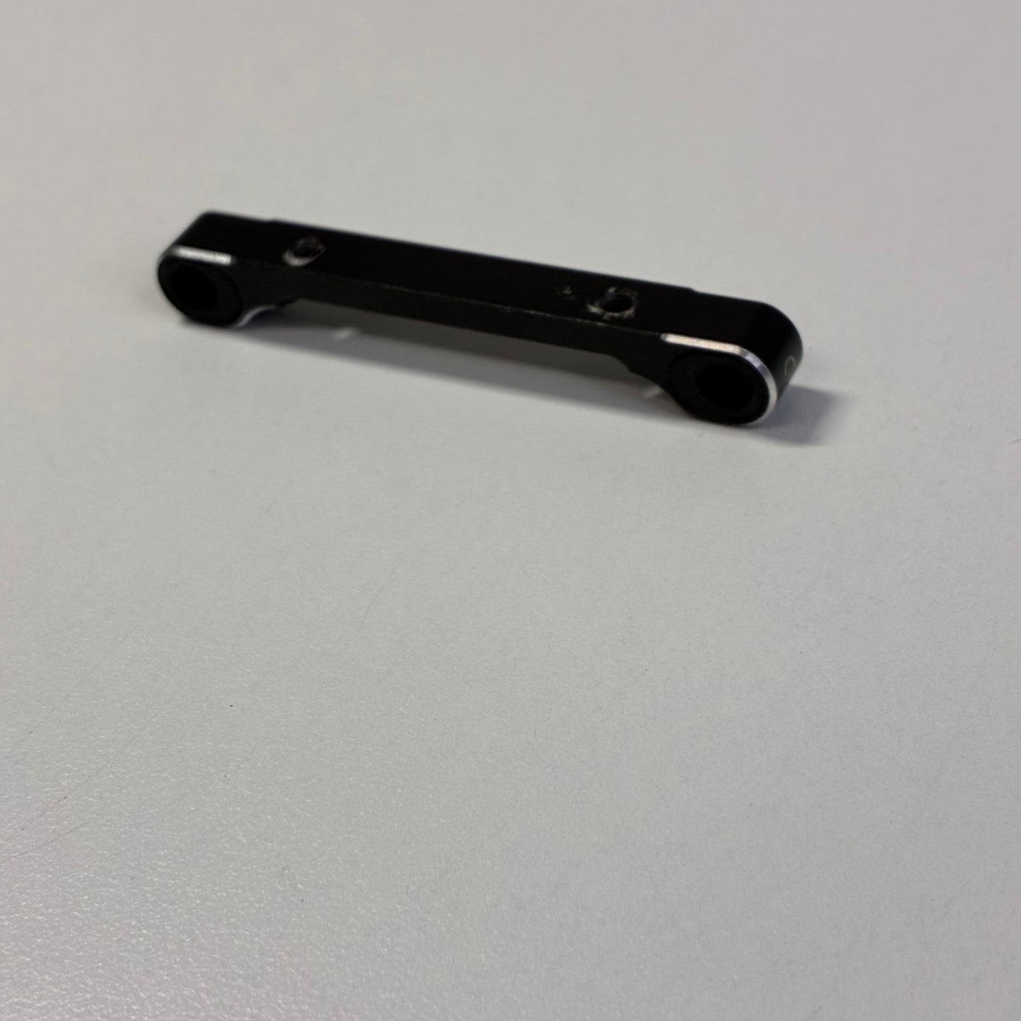 Yokomo Black 'C' Suspension Mount